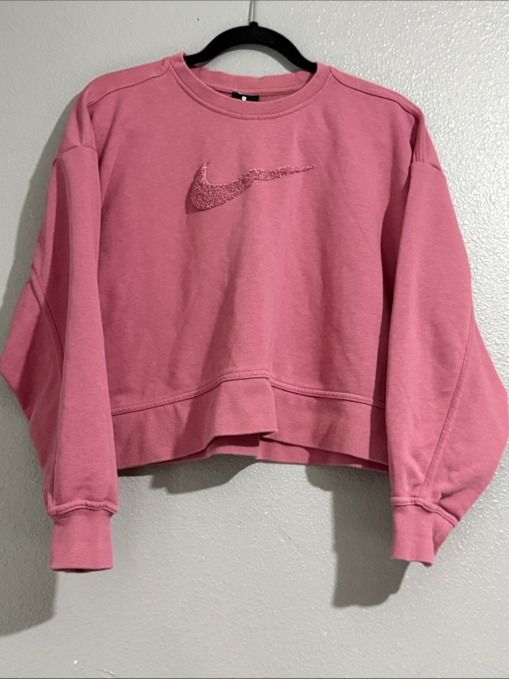 Nike Women’s Rose Pink Cropped Crew Sweatshirt
